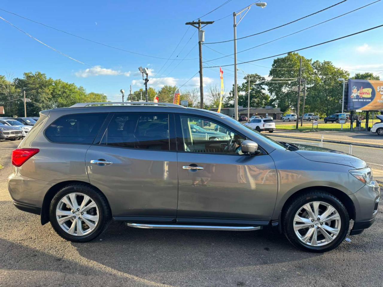 Nissan Pathfinder 4x4 SL 2019