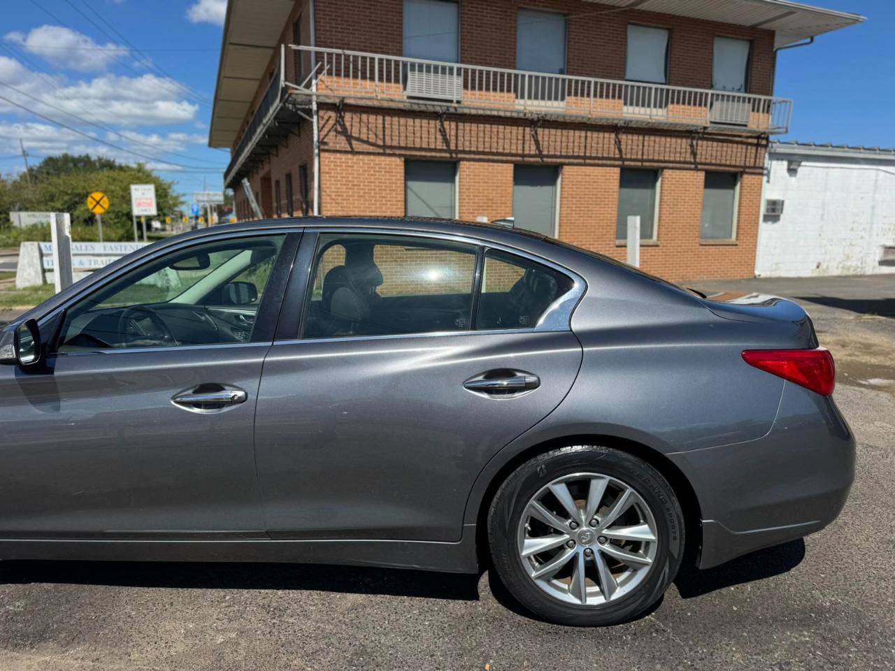 Infiniti Q50 4dr Sdn Hybrid Premium AWD 2014