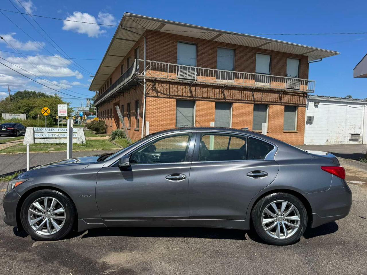 Infiniti Q50 4dr Sdn Hybrid Premium AWD 2014