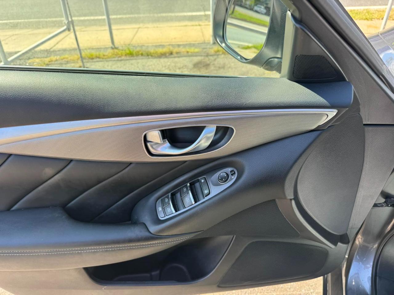 Infiniti Q50 4dr Sdn Hybrid Premium AWD 2014