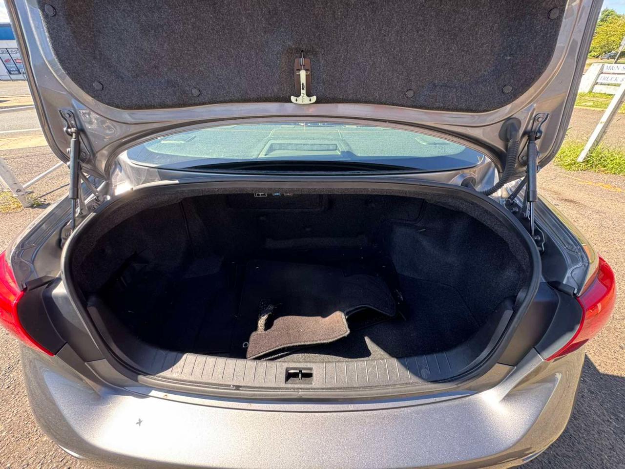 Infiniti Q50 4dr Sdn Hybrid Premium AWD 2014