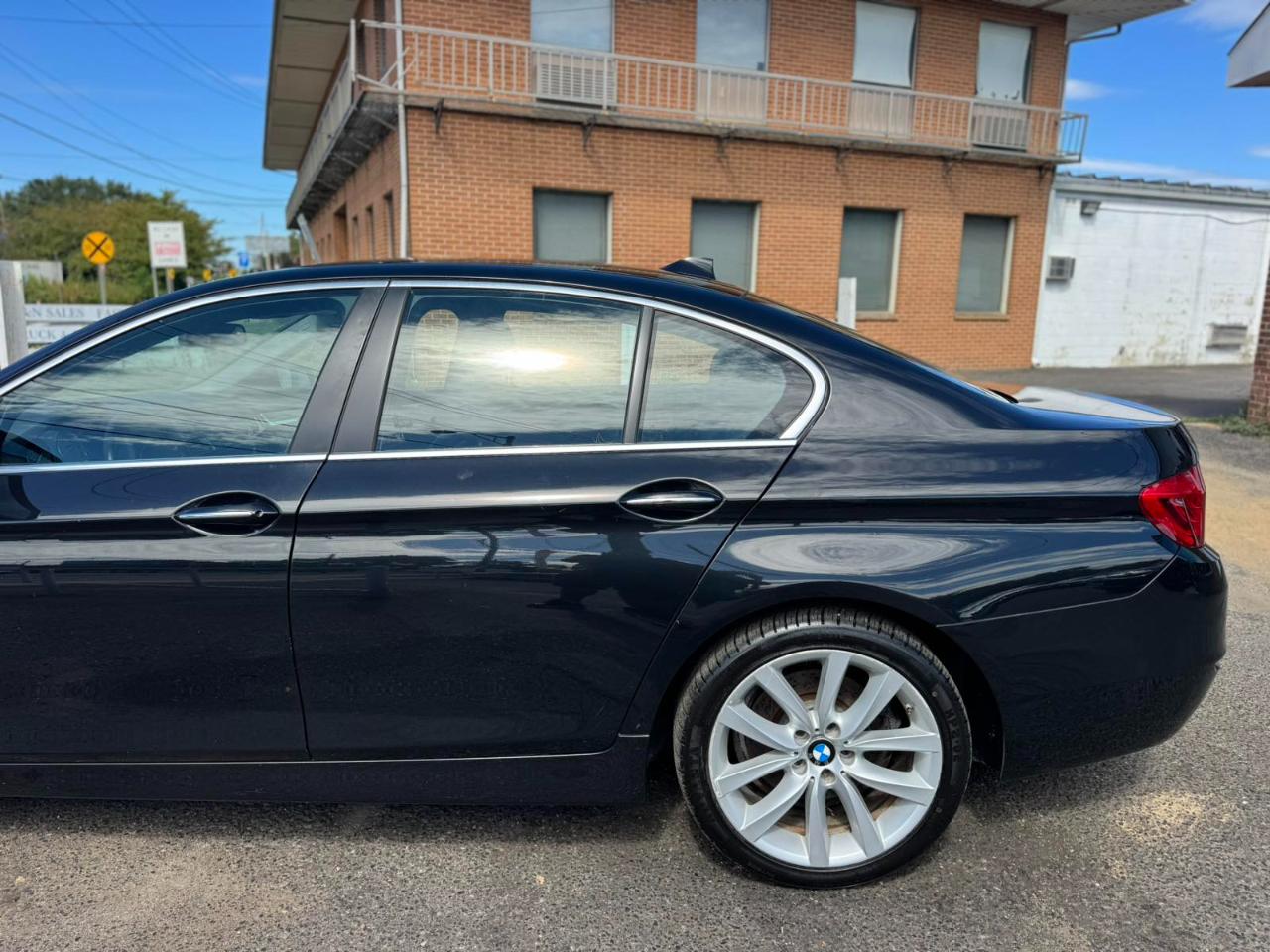 BMW 5 Series 4dr Sdn 535i xDrive AWD 2014