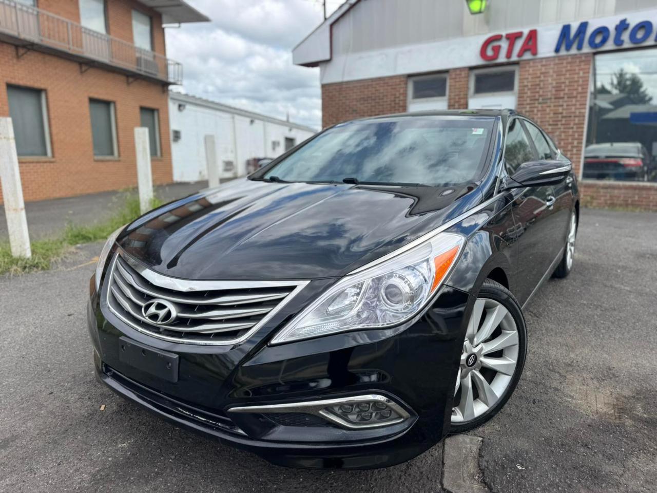 Hyundai Azera 4dr Sdn Limited 2015
