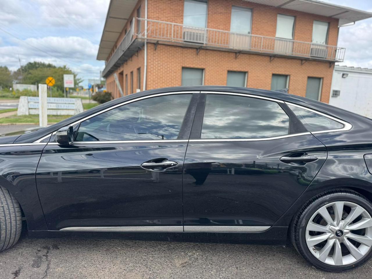 Hyundai Azera 4dr Sdn Limited 2015