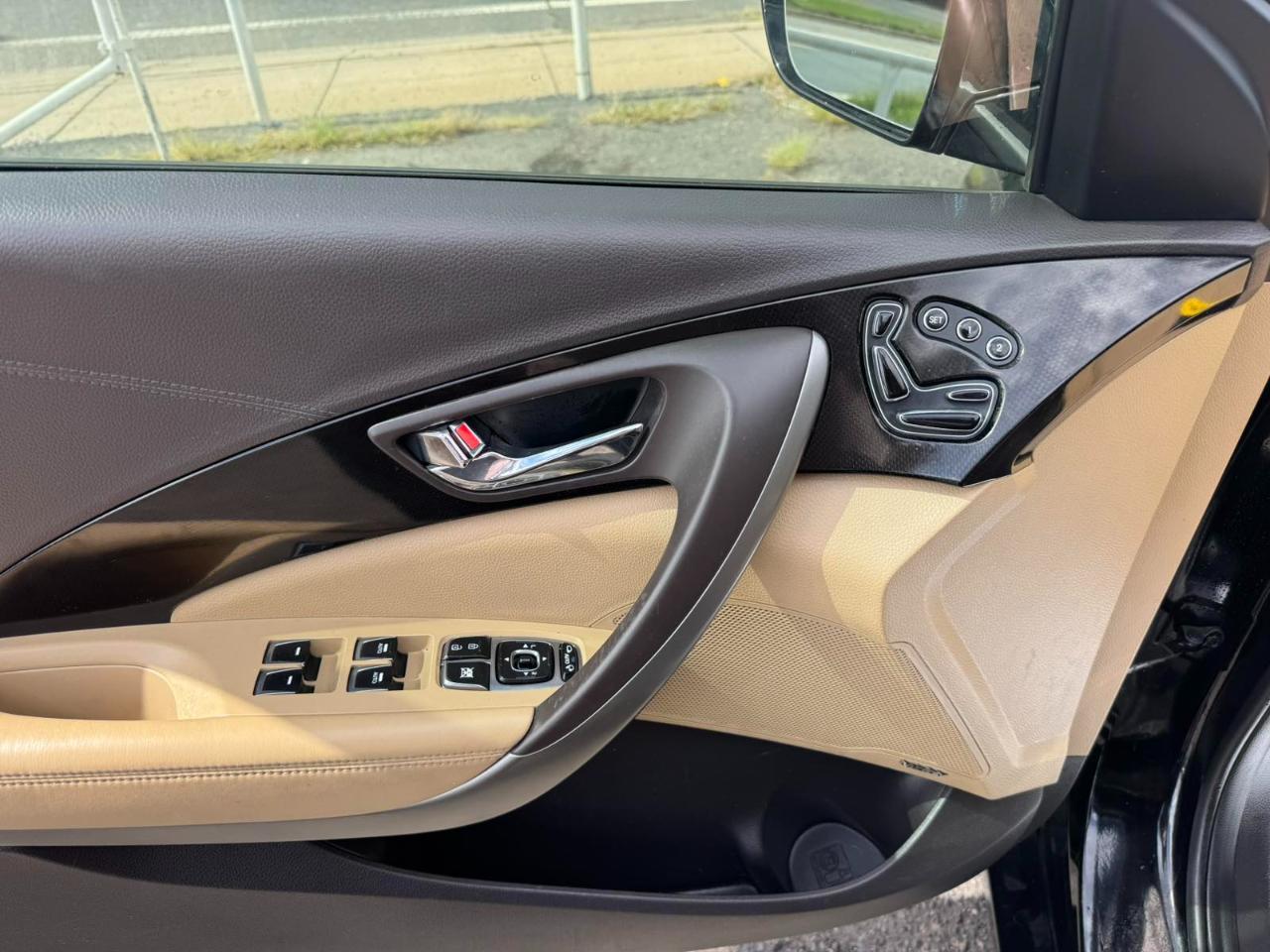 Hyundai Azera 4dr Sdn Limited 2015
