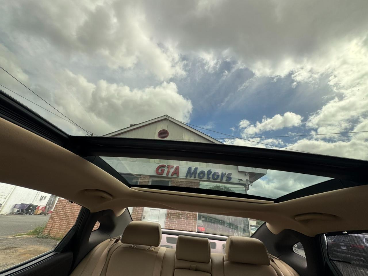 Hyundai Azera 4dr Sdn Limited 2015