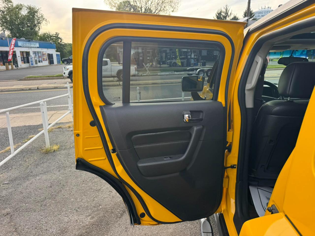 HUMMER H3 4dr 4WD SUV 2006