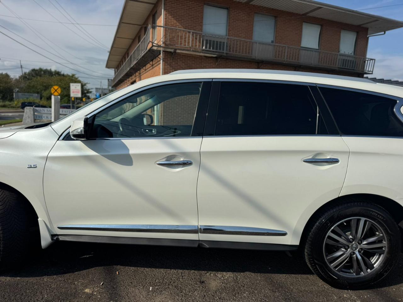 Infiniti QX60 AWD 4dr 2016