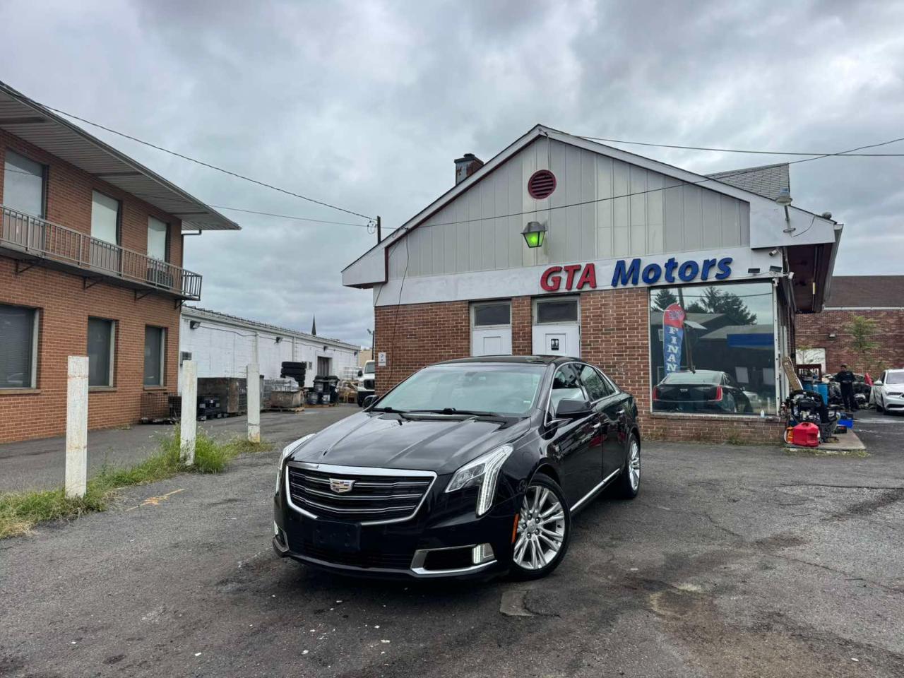 Cadillac XTS 4dr Sdn Luxury FWD 2018