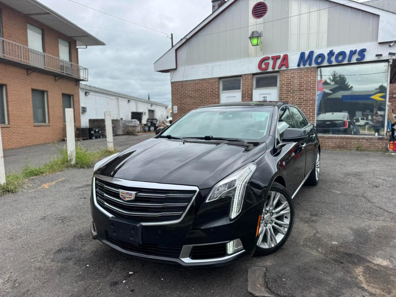 Cadillac XTS 4dr Sdn Luxury FWD 2018