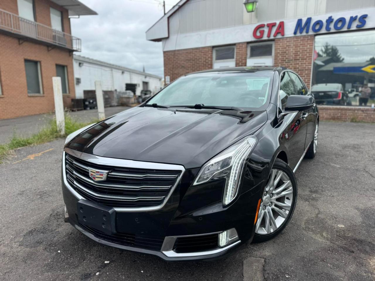 Cadillac XTS 4dr Sdn Luxury FWD 2018