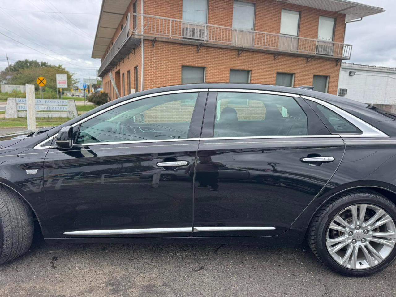 Cadillac XTS 4dr Sdn Luxury FWD 2018