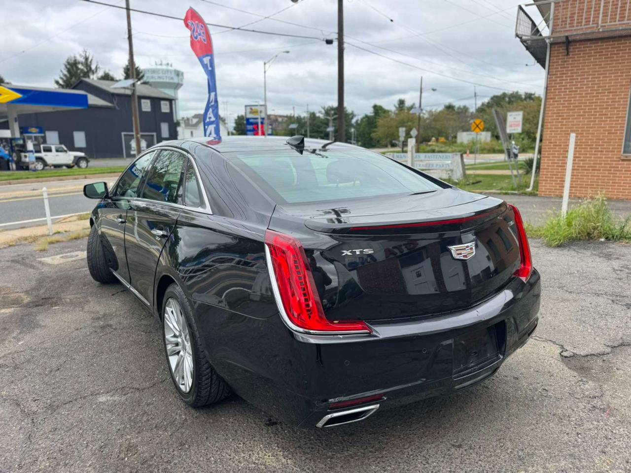Cadillac XTS 4dr Sdn Luxury FWD 2018