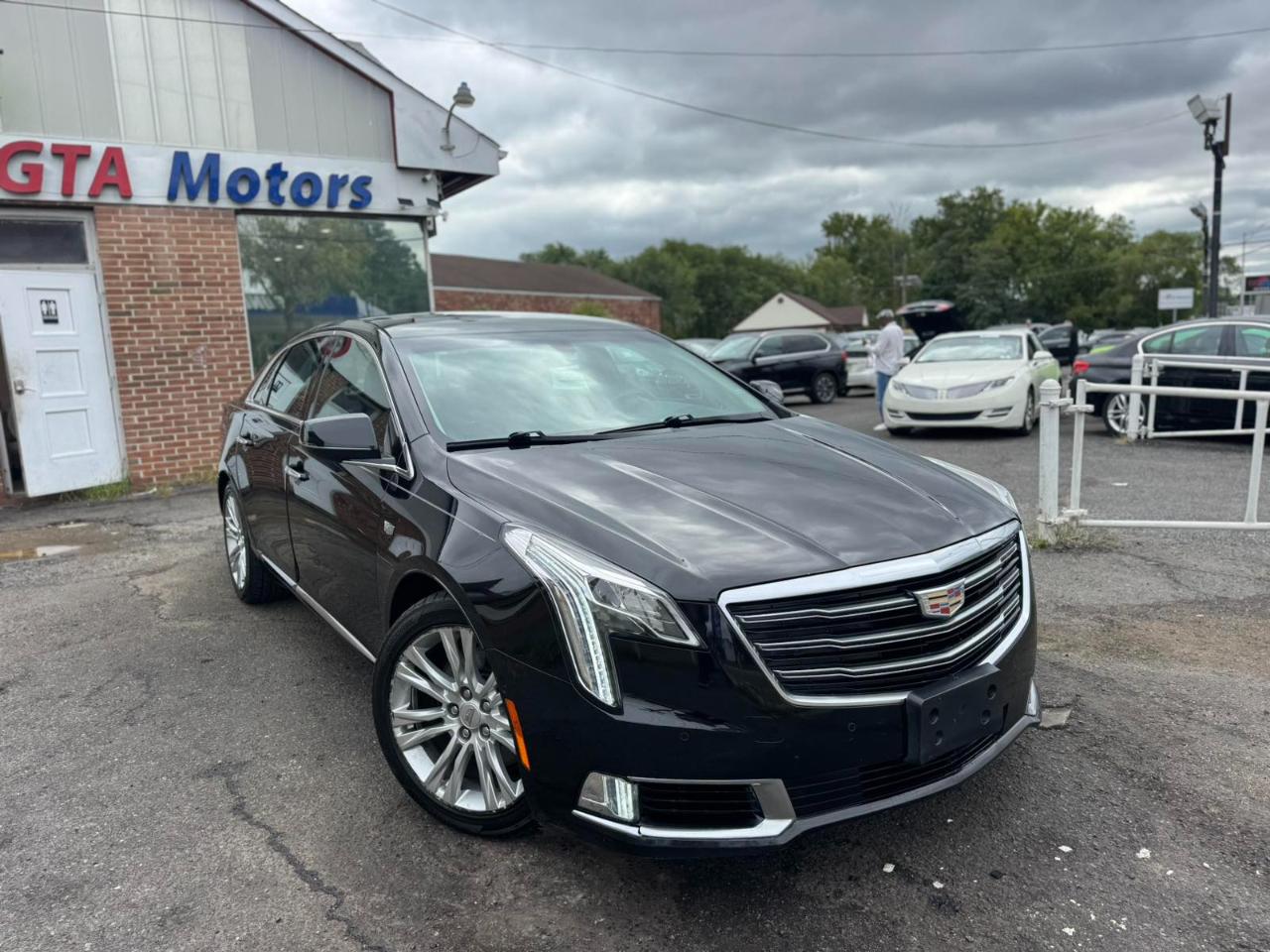 Cadillac XTS 4dr Sdn Luxury FWD 2018