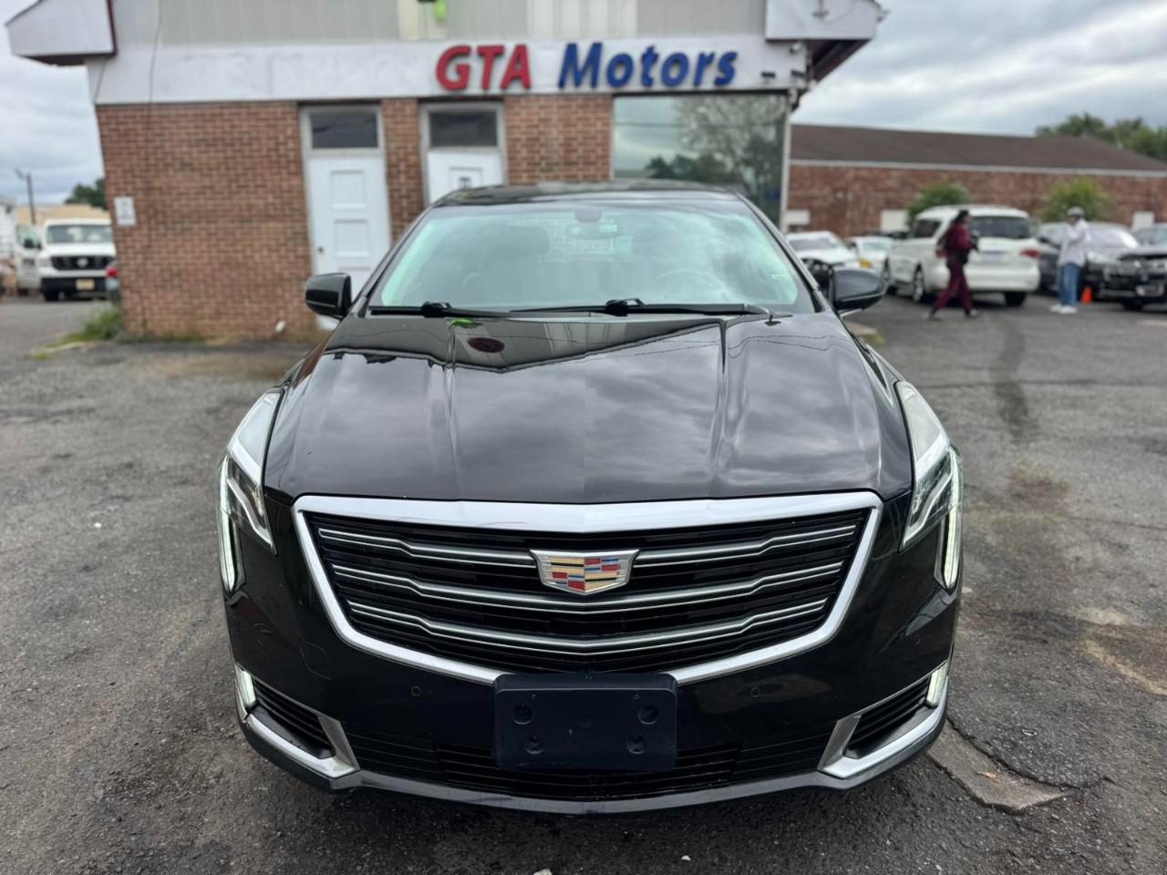 Cadillac XTS 4dr Sdn Luxury FWD 2018