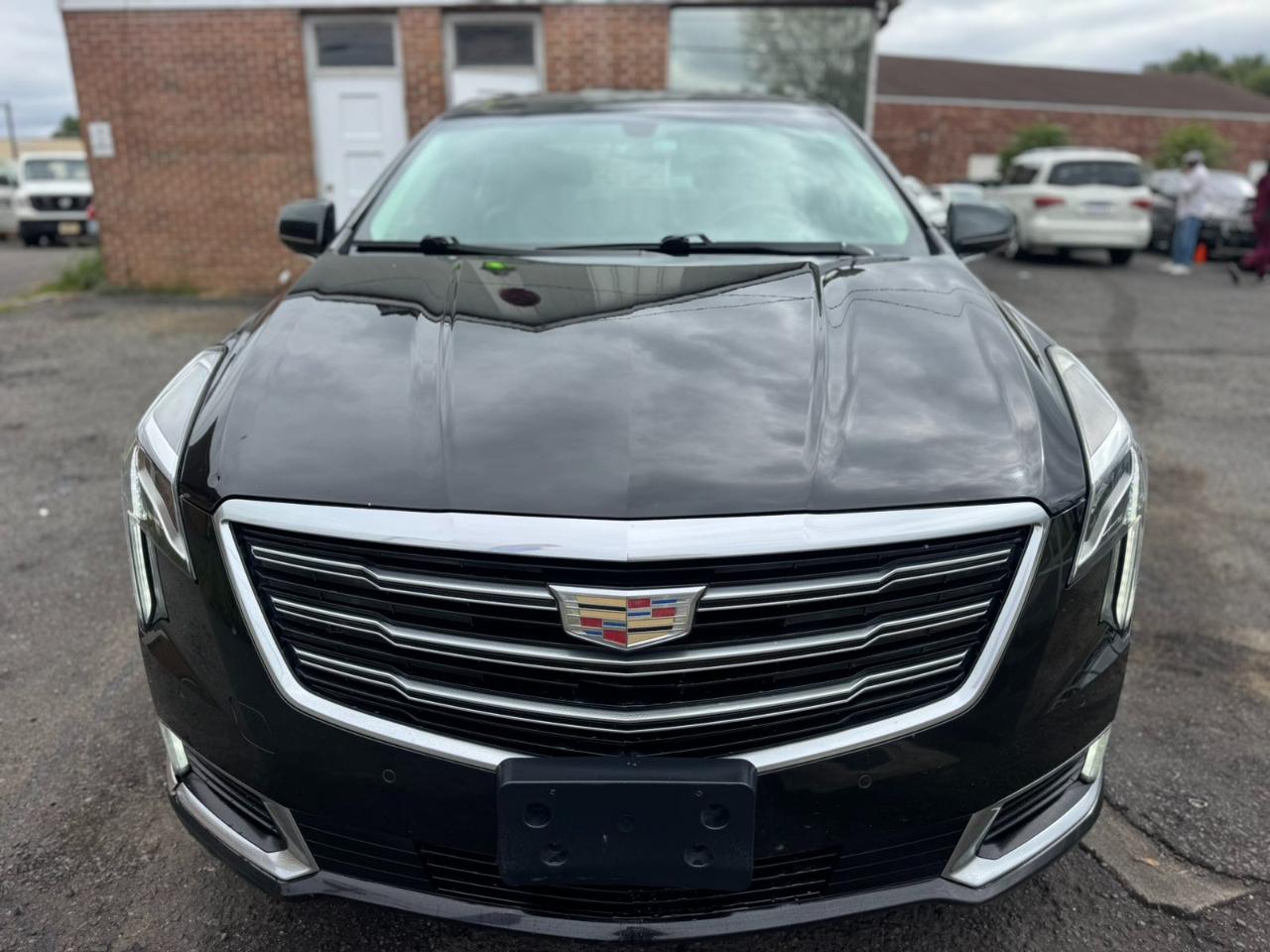 Cadillac XTS 4dr Sdn Luxury FWD 2018