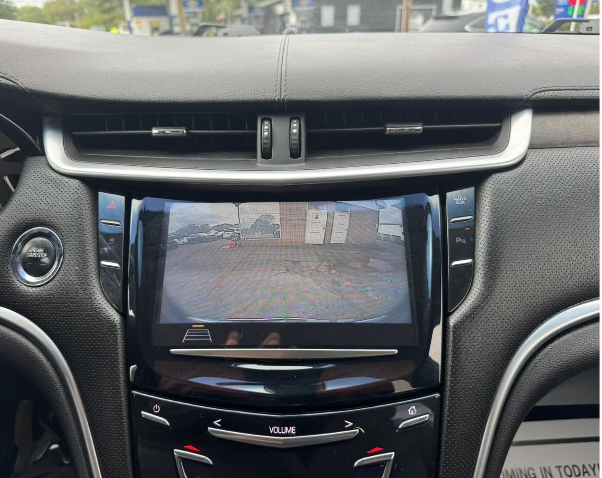 Cadillac XTS 4dr Sdn Luxury FWD 2018
