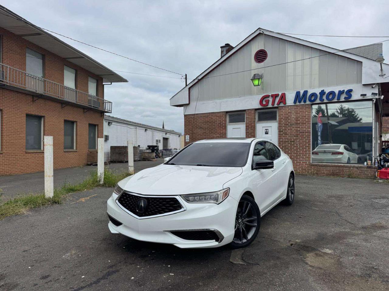 Acura TLX 2.4L FWD 2018