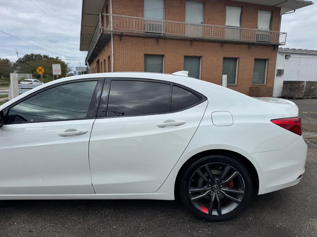 Acura TLX 2.4L FWD 2018