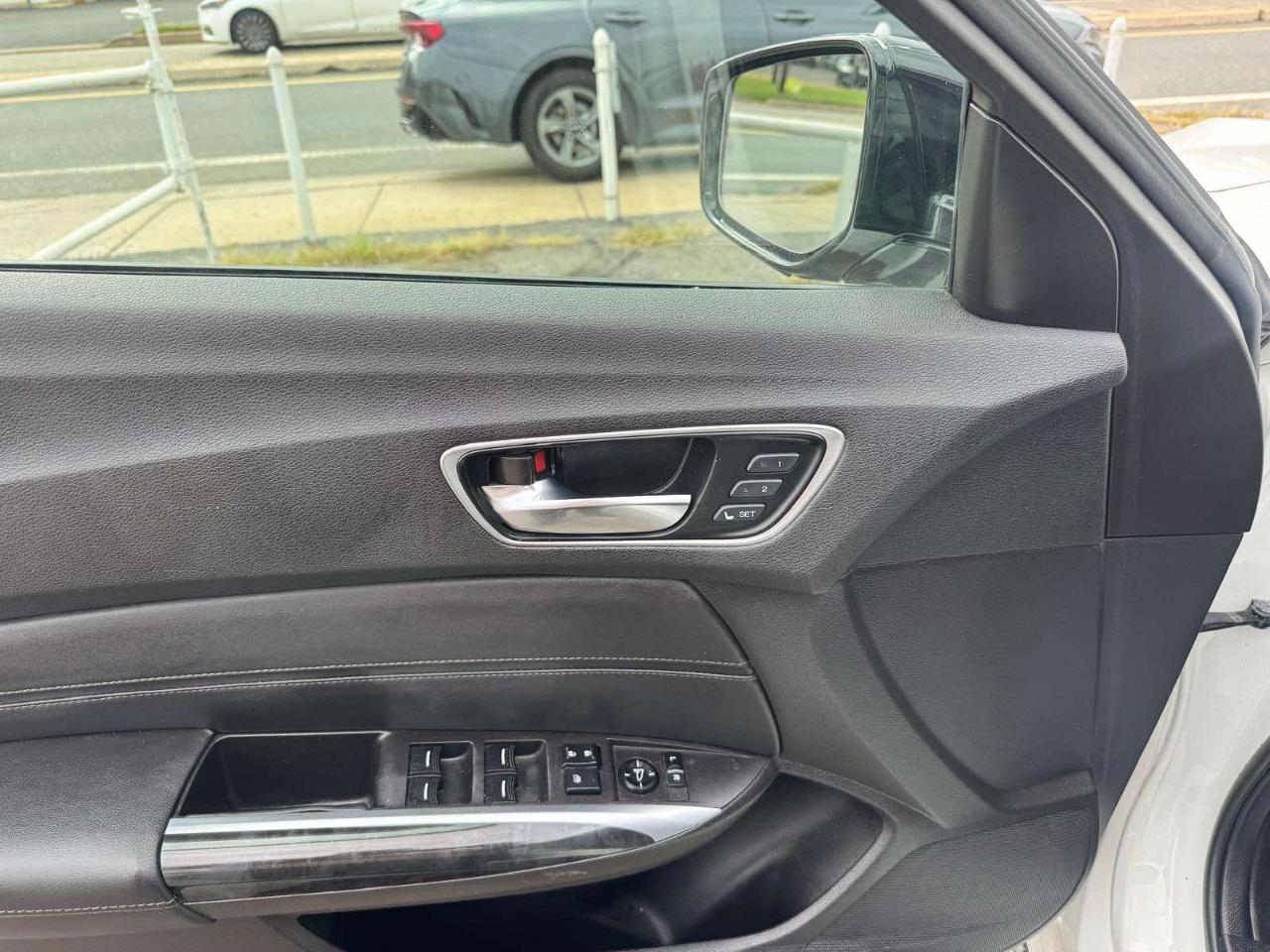 Acura TLX 2.4L FWD 2018