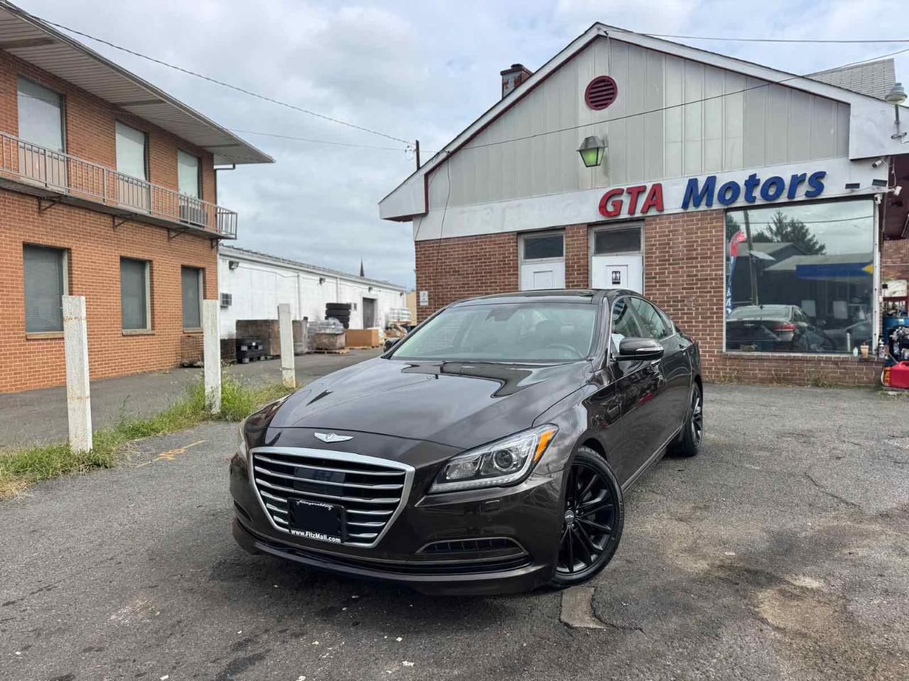 Hyundai Genesis 4dr Sdn V6 3.8L AWD 2015