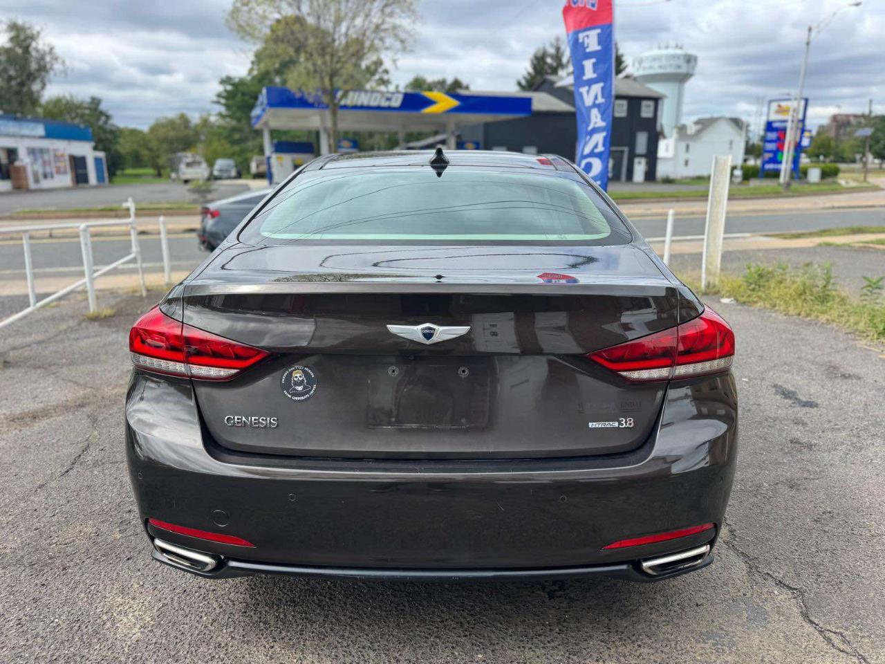 Hyundai Genesis 4dr Sdn V6 3.8L AWD 2015