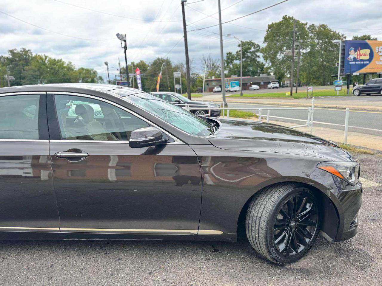 Hyundai Genesis 4dr Sdn V6 3.8L AWD 2015