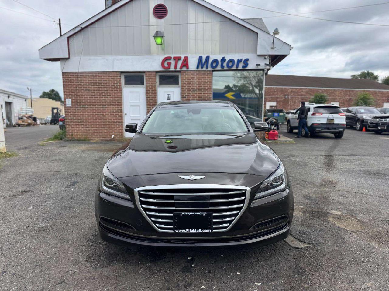 Hyundai Genesis 4dr Sdn V6 3.8L AWD 2015