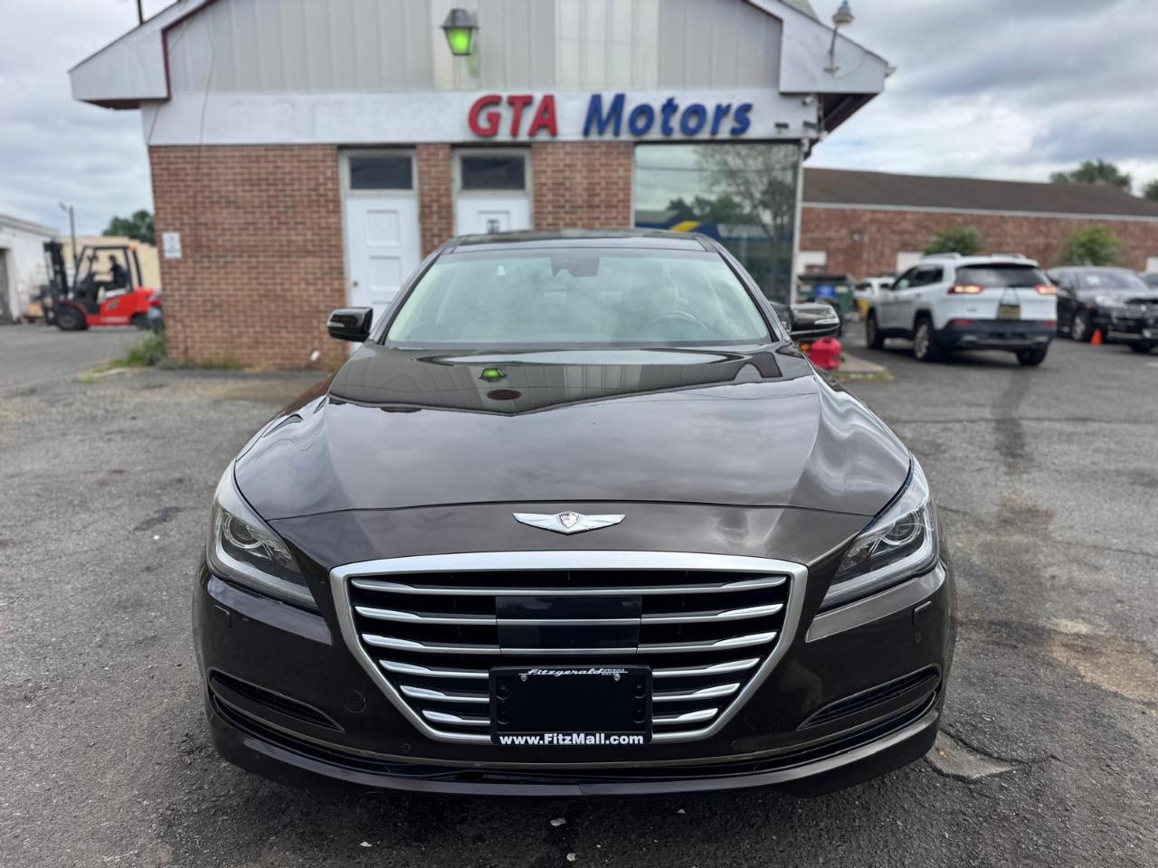 Hyundai Genesis 4dr Sdn V6 3.8L AWD 2015