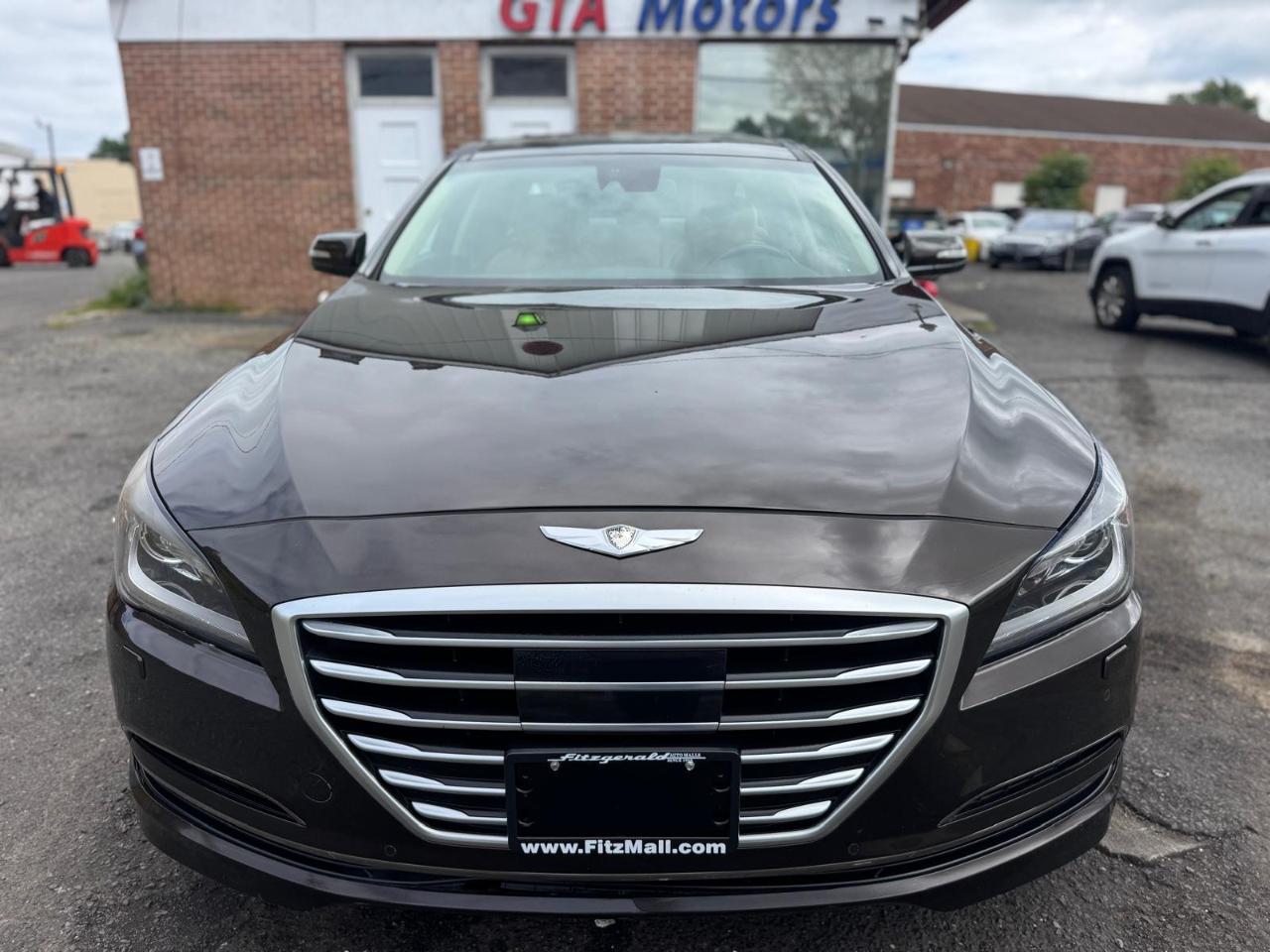 Hyundai Genesis 4dr Sdn V6 3.8L AWD 2015