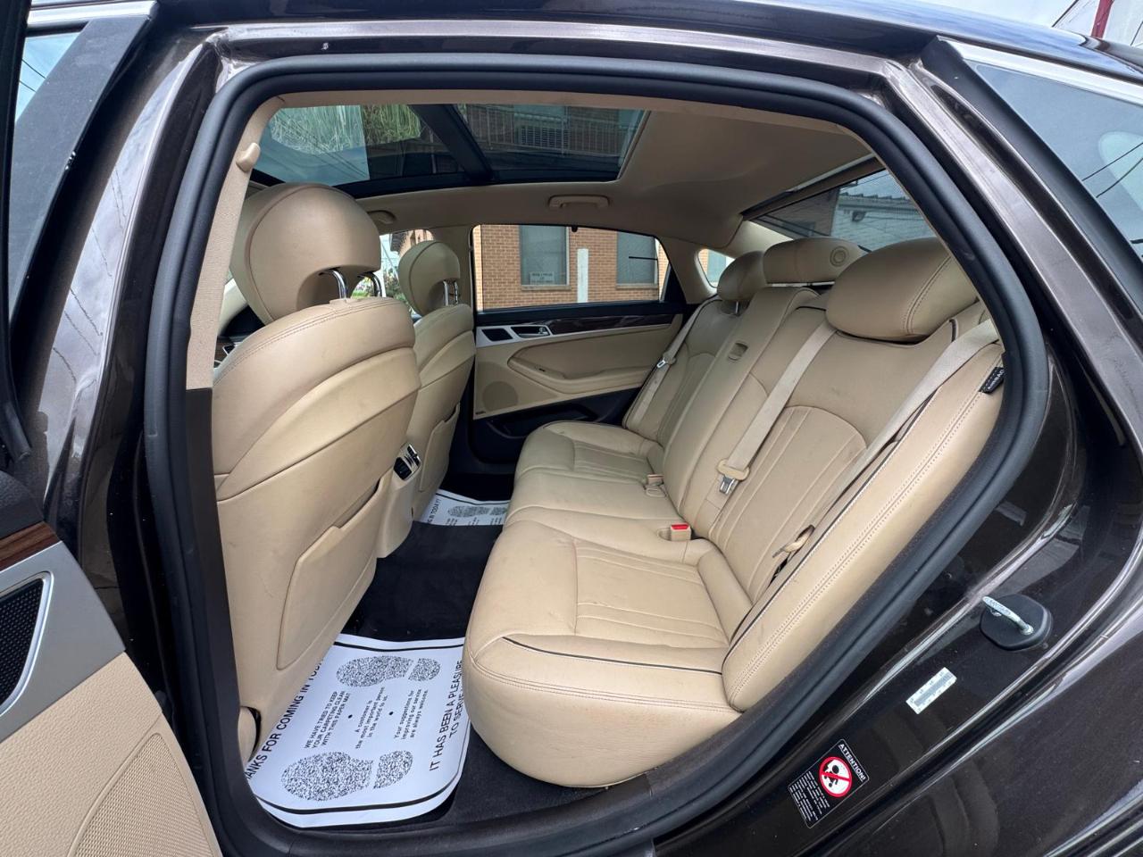 Hyundai Genesis 4dr Sdn V6 3.8L AWD 2015