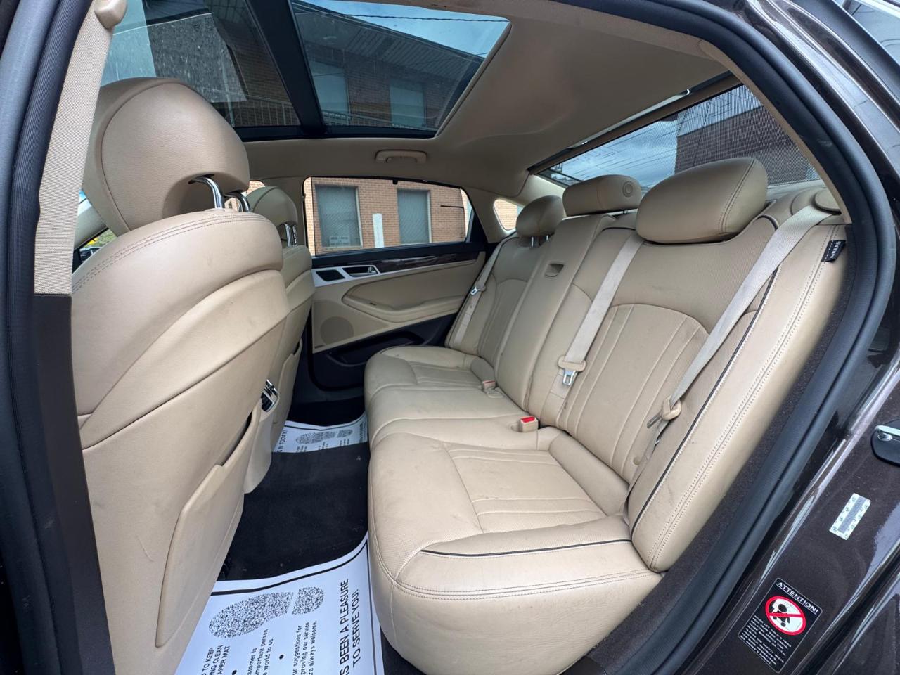 Hyundai Genesis 4dr Sdn V6 3.8L AWD 2015