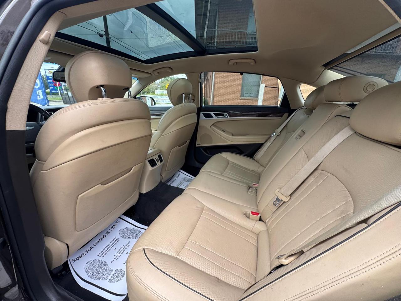Hyundai Genesis 4dr Sdn V6 3.8L AWD 2015