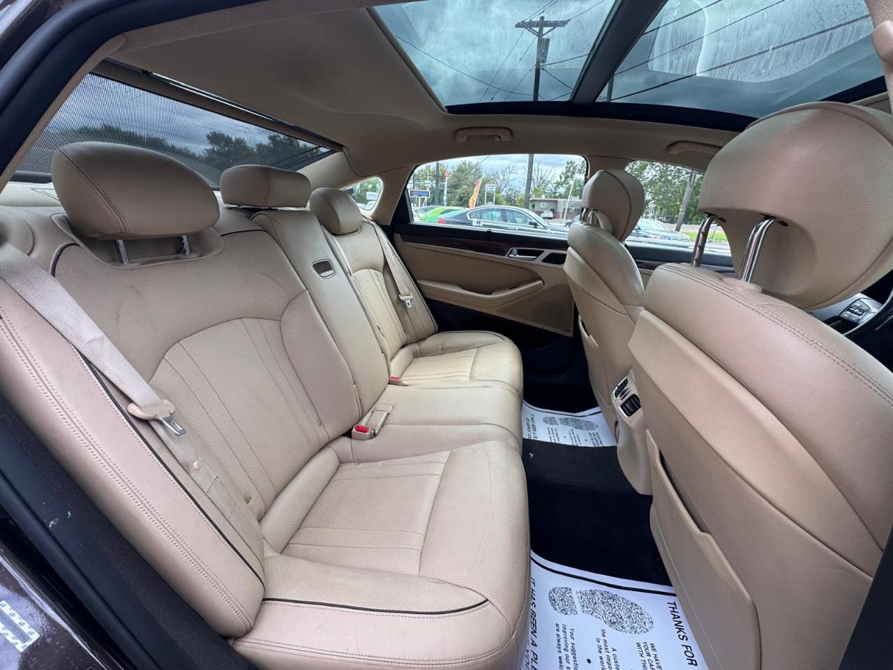 Hyundai Genesis 4dr Sdn V6 3.8L AWD 2015