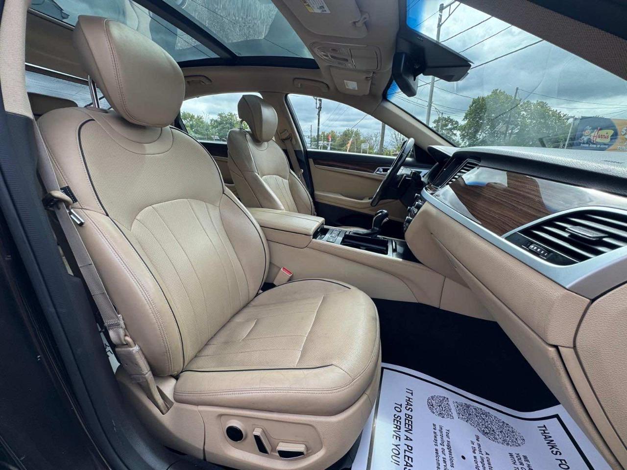 Hyundai Genesis 4dr Sdn V6 3.8L AWD 2015