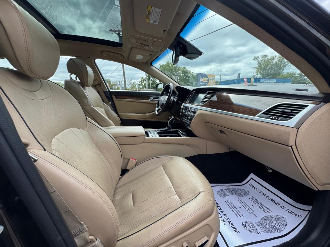 Hyundai Genesis 4dr Sdn V6 3.8L AWD 2015