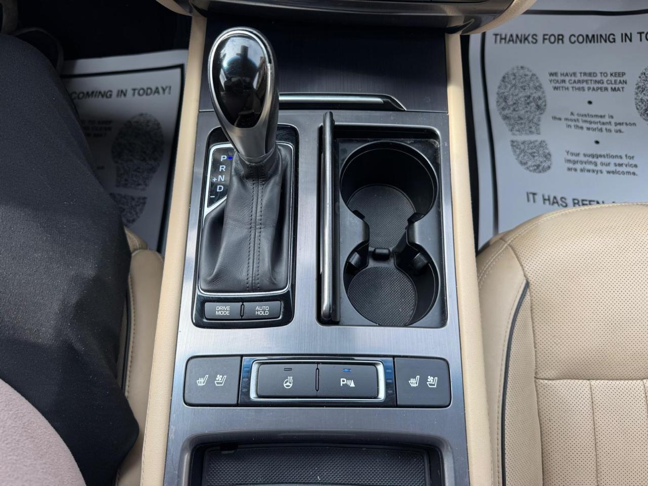 Hyundai Genesis 4dr Sdn V6 3.8L AWD 2015