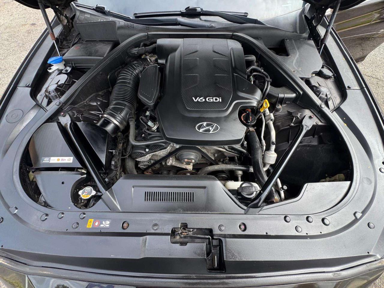 Hyundai Genesis 4dr Sdn V6 3.8L AWD 2015