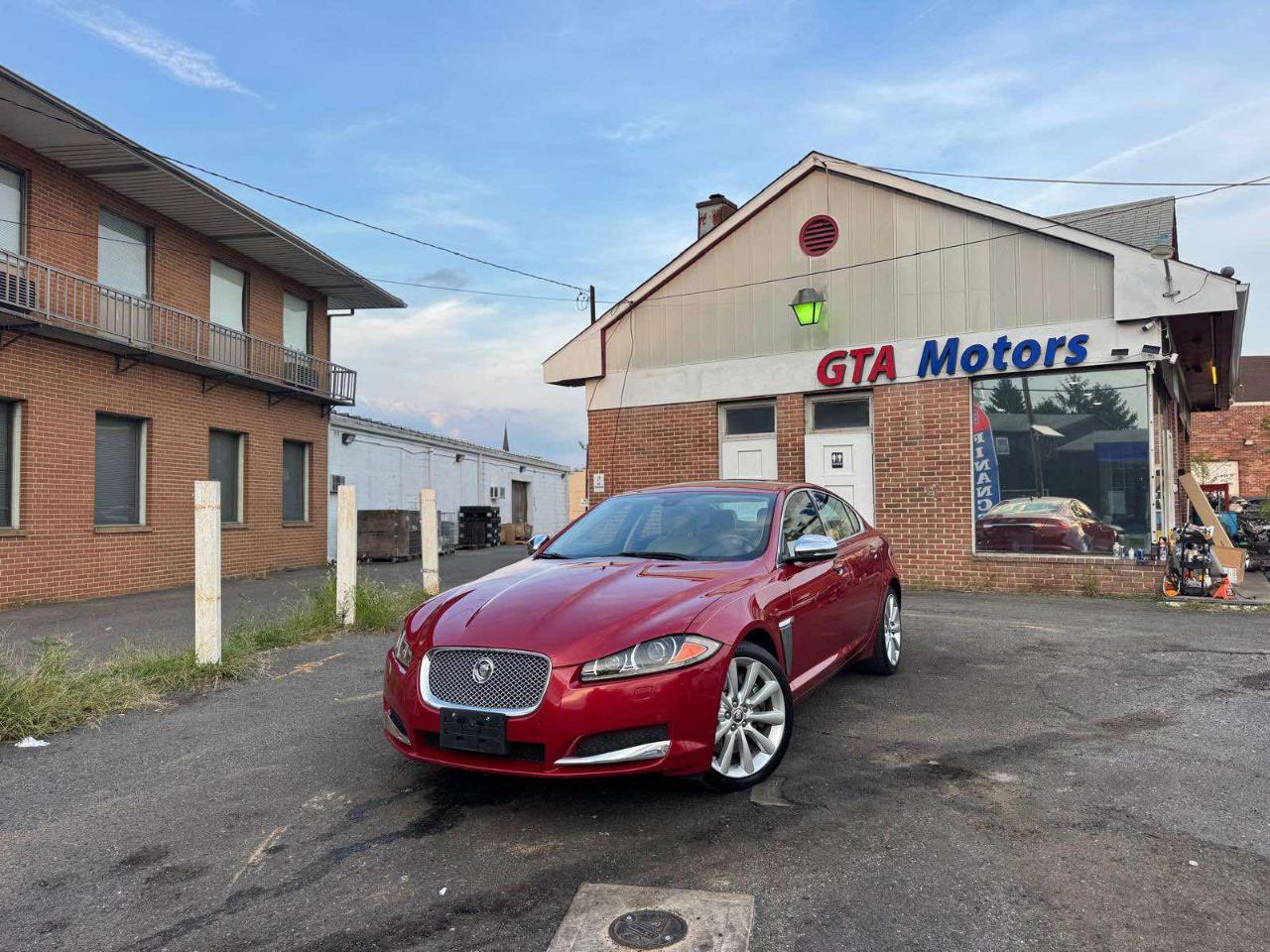 Jaguar XF 4dr Sdn V6 AWD 2013