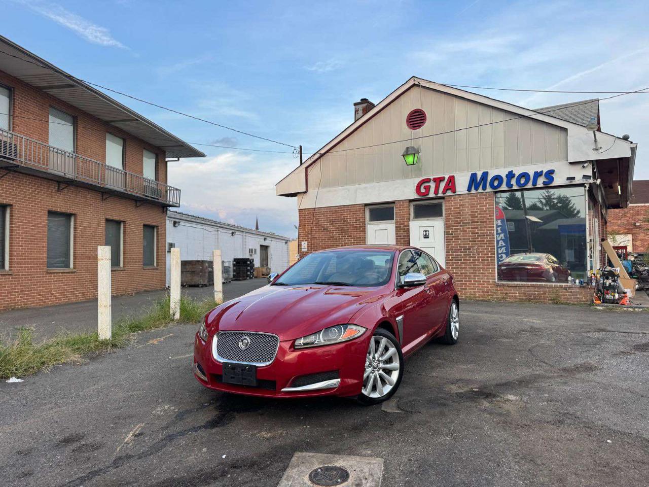 Jaguar XF 4dr Sdn V6 AWD 2013