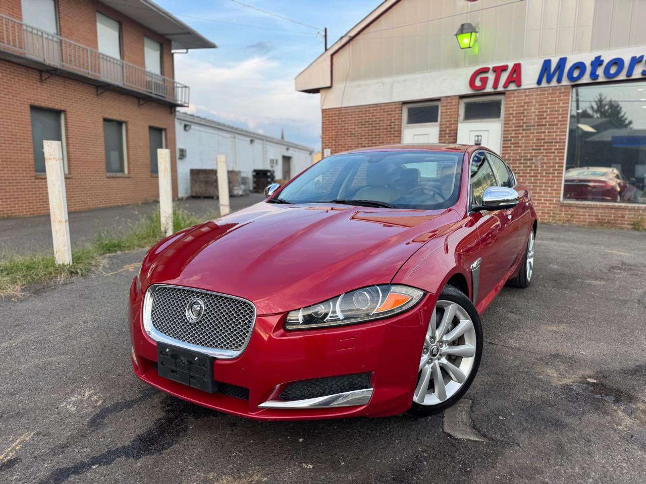 Jaguar XF 4dr Sdn V6 AWD 2013