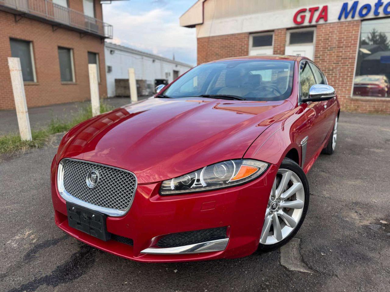 Jaguar XF 4dr Sdn V6 AWD 2013