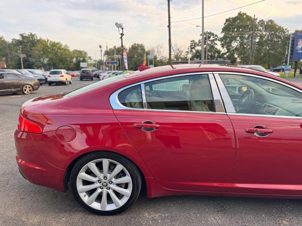 Jaguar XF 4dr Sdn V6 AWD 2013