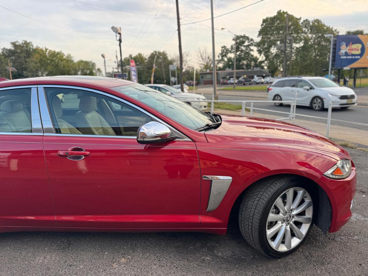 Jaguar XF 4dr Sdn V6 AWD 2013