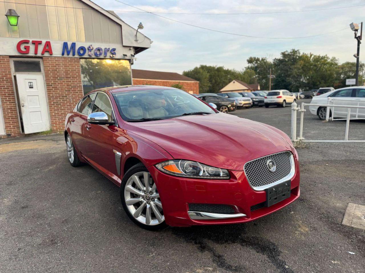 Jaguar XF 4dr Sdn V6 AWD 2013