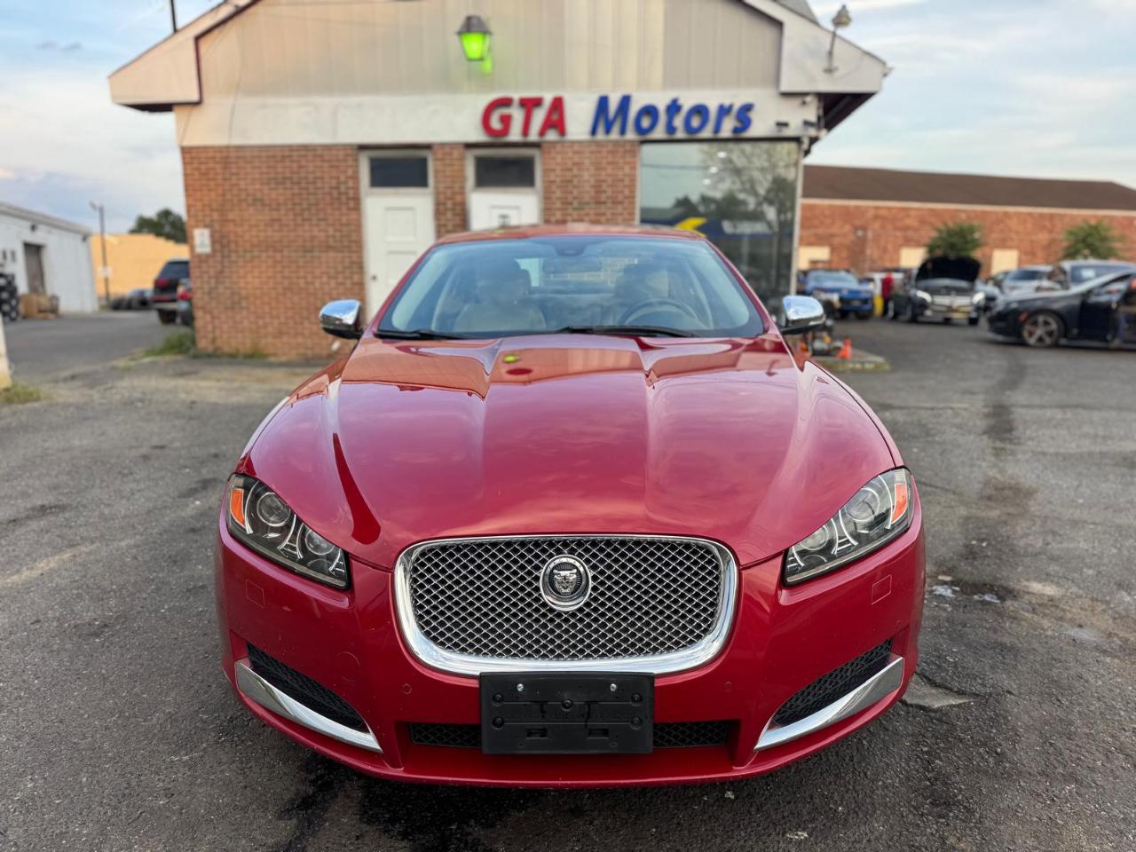 Jaguar XF 4dr Sdn V6 AWD 2013