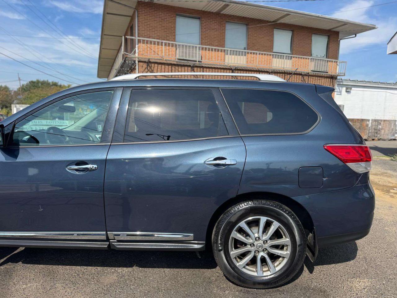Nissan Pathfinder 4WD 4dr SL 2016