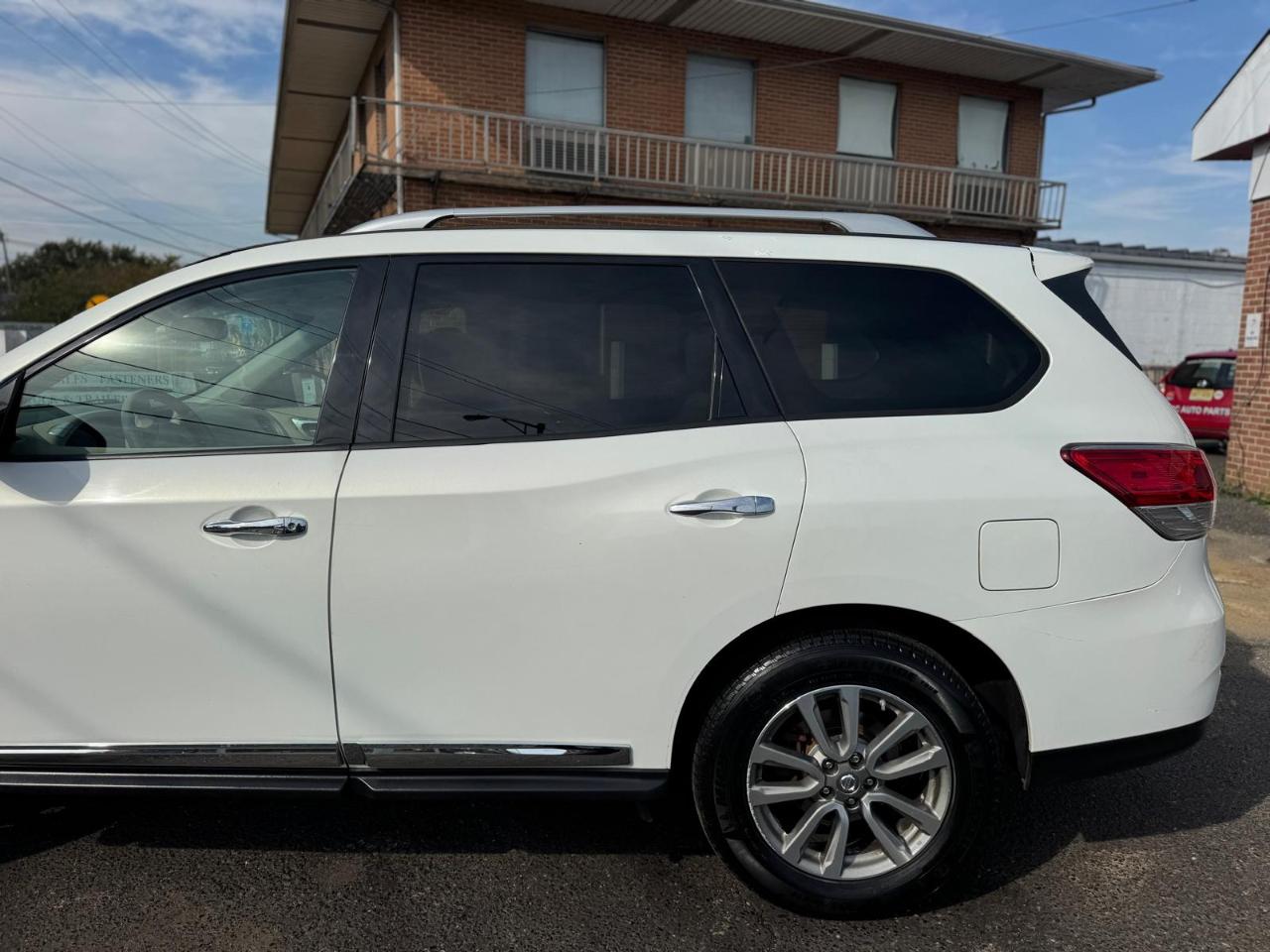 Nissan Pathfinder 4WD 4dr SL 2014