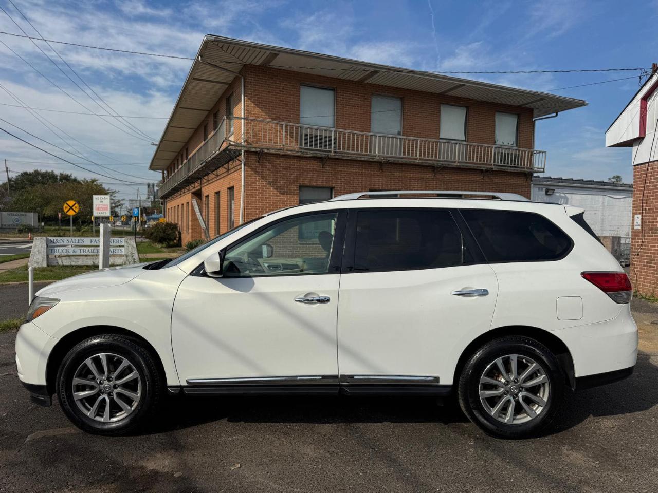 Nissan Pathfinder 4WD 4dr SL 2014