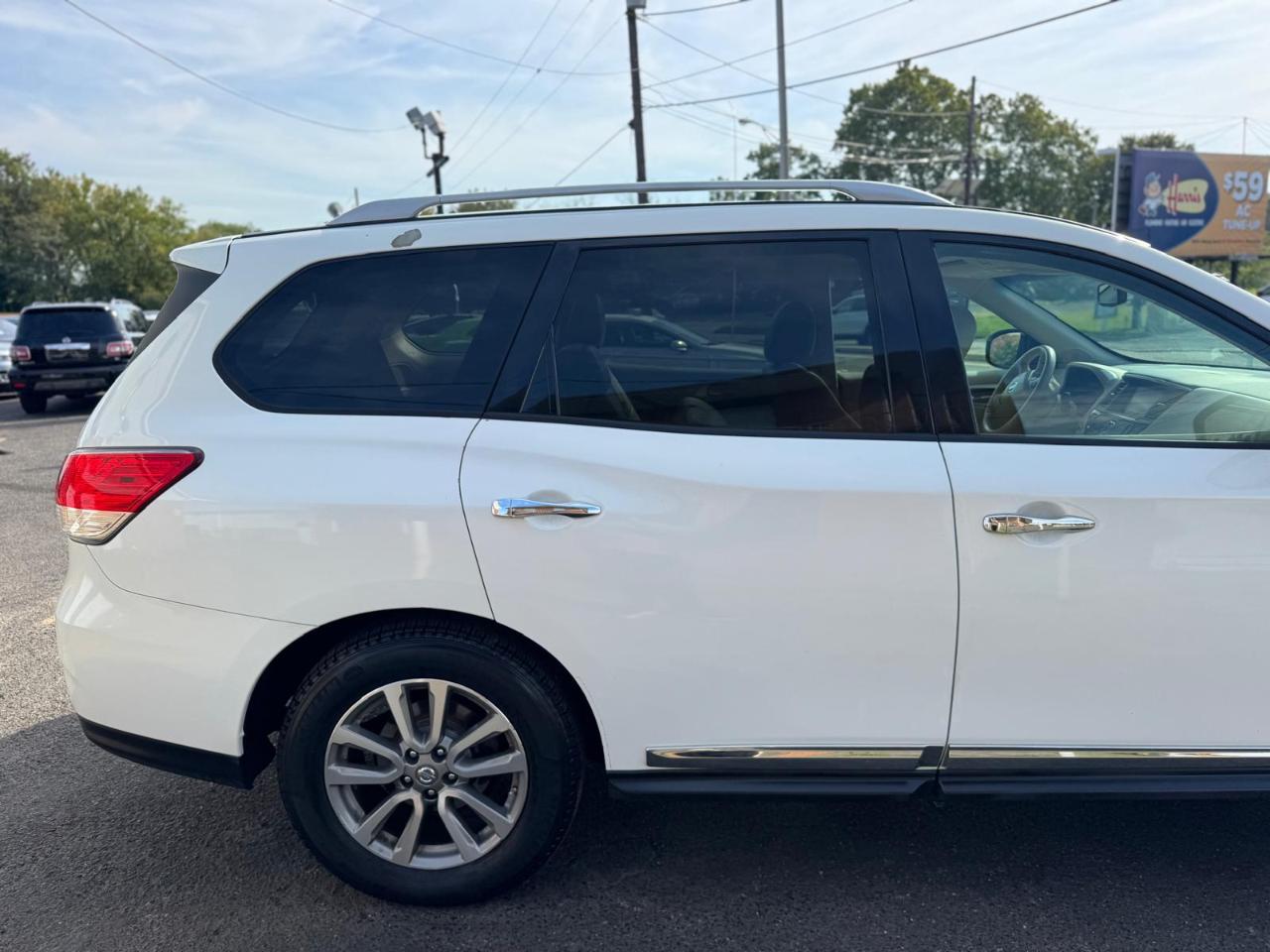Nissan Pathfinder 4WD 4dr SL 2014